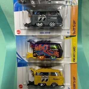 Kool Kambi Treasure Hunt Art Cars & 2 Moon Eyes